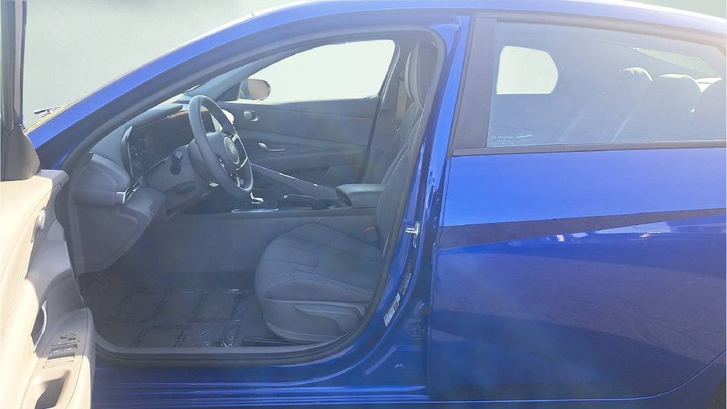 Used 2024 Hyundai Elantra SEL FWD image 22