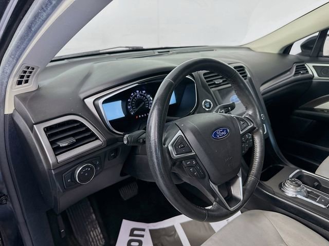 Used 2019 Ford Fusion SE w/ Equipment Group 151A image 9