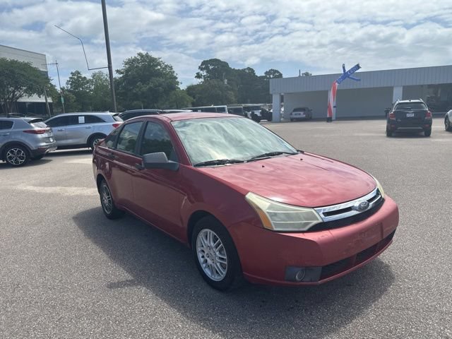 Used 2010 Ford Focus SE FWD image 3