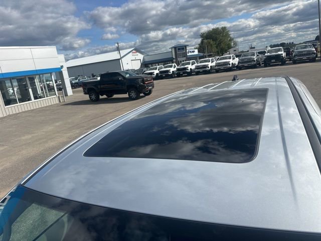 Used 2024 Chrysler Pacifica Limited image 9