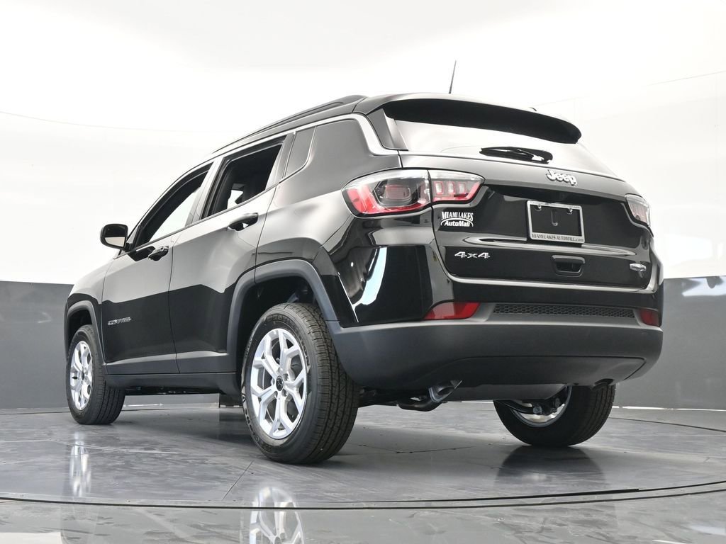 Used 2025 Jeep Compass Latitude image 51