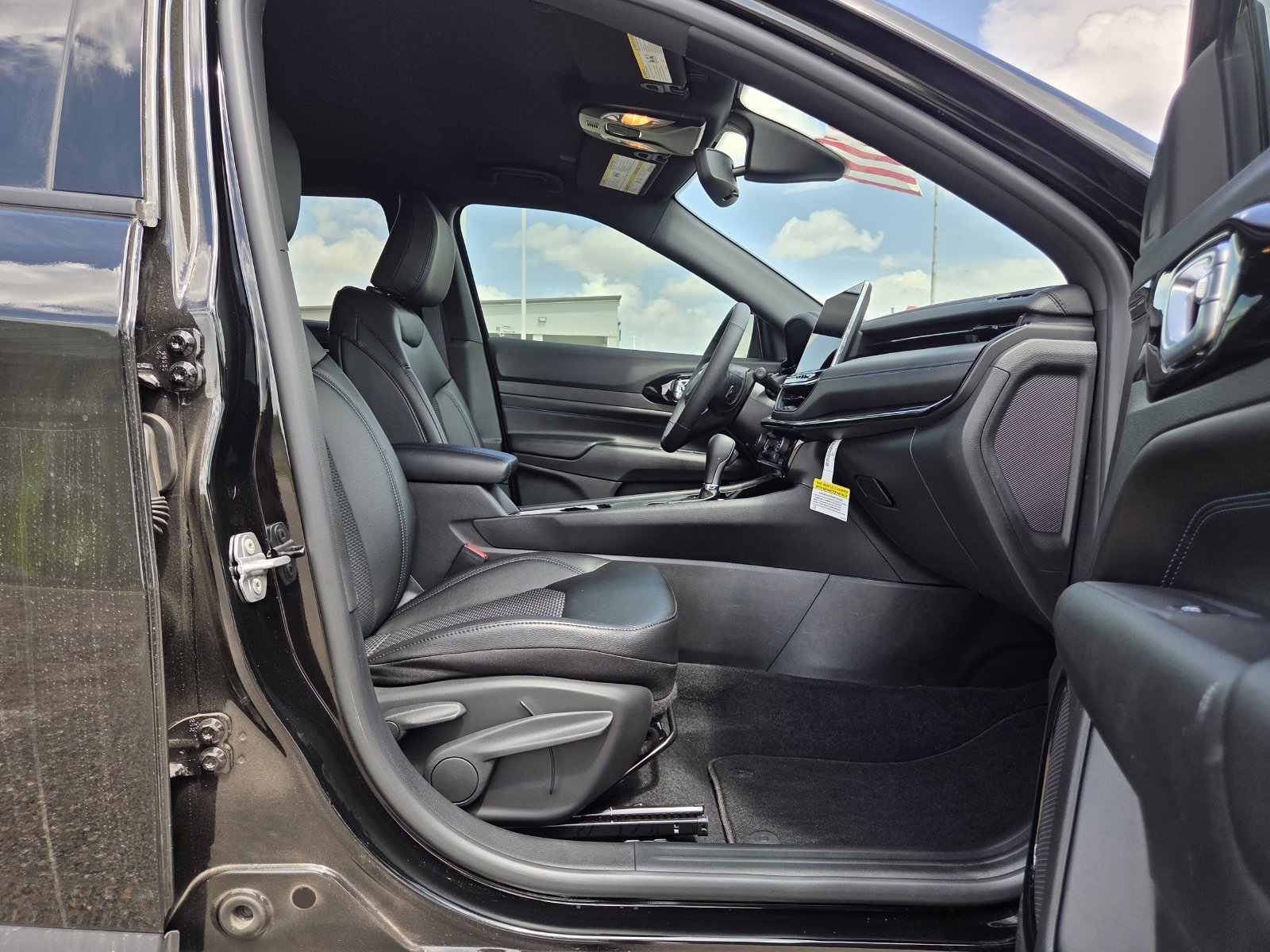 New 2026 Jeep Compass Latitude AWD/4WD image 19