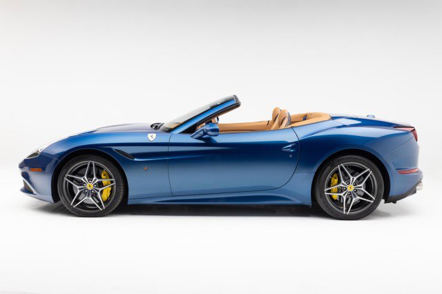 Used 2015 Ferrari California T image 15