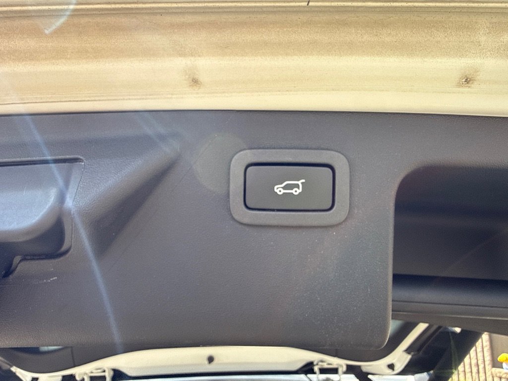 Used 2019 Land Rover Discovery Sport SE image 21