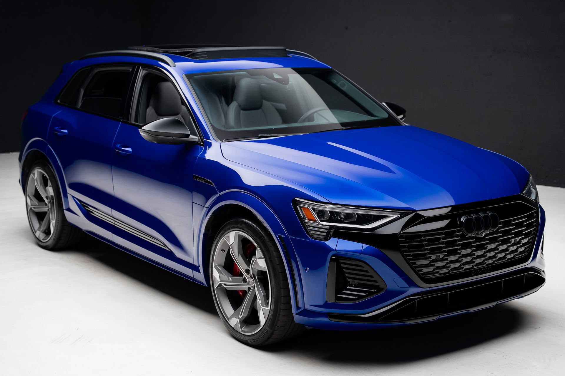 Used 2024 Audi SQ8 e-tron Premium Plus AWD/4WD image 41