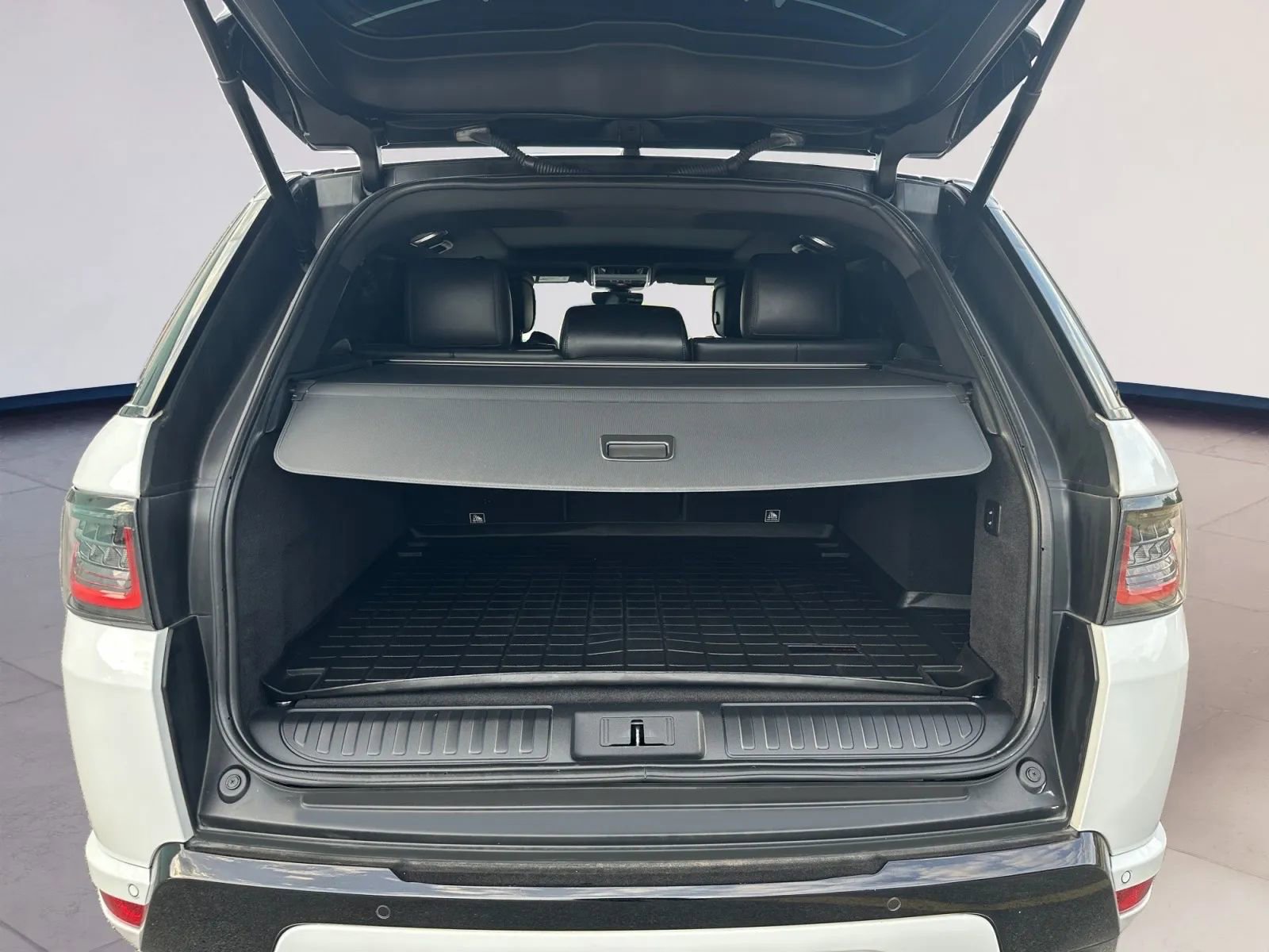 Used 2018 Land Rover Range Rover Sport HSE Dynamic AWD/4WD image 19