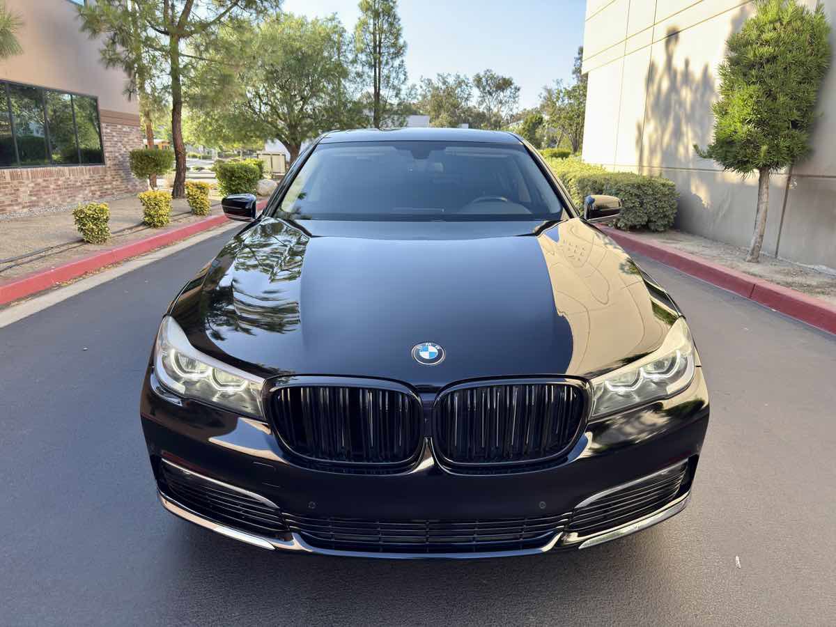 Used 2016 BMW 740i image 6