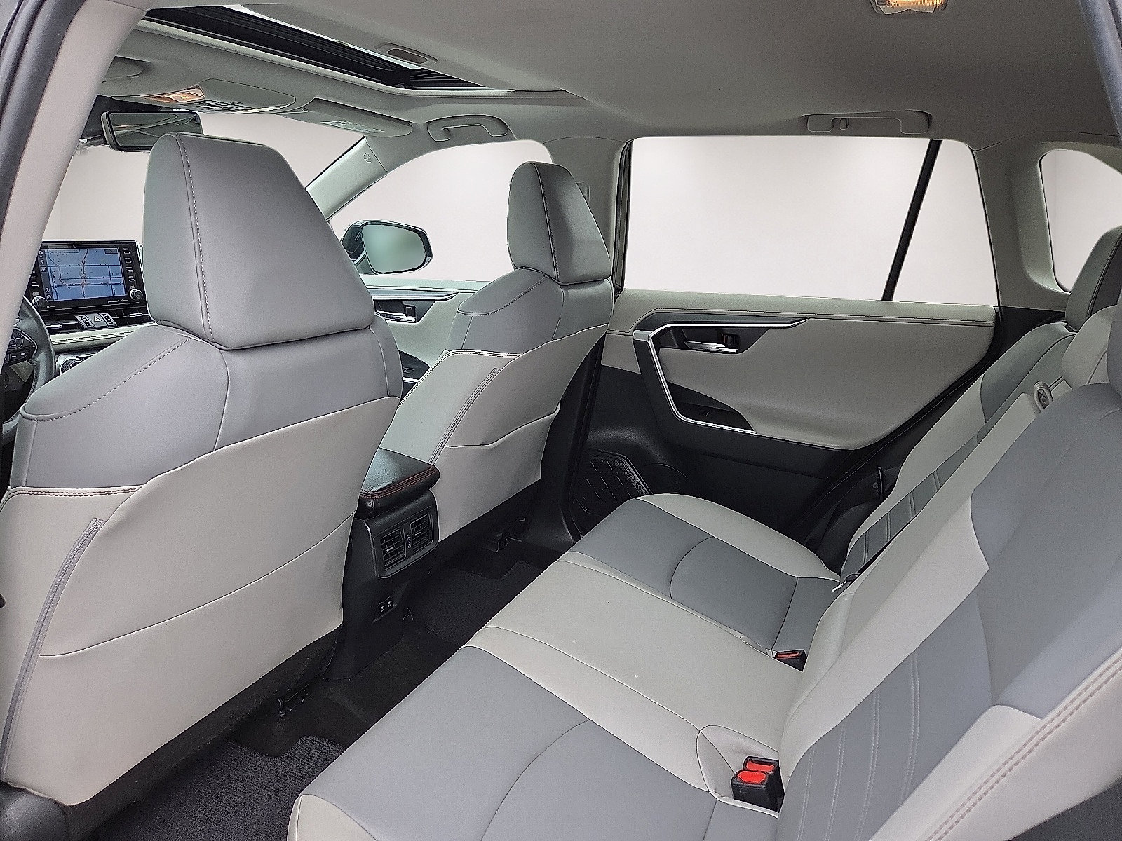 Used 2019 Toyota RAV4 Limited FWD image 20