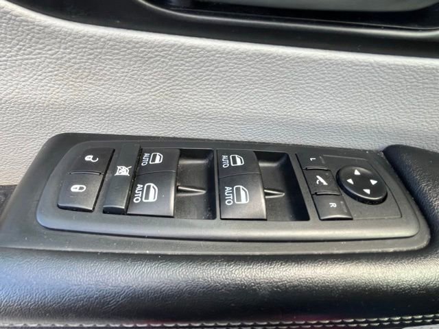 Used 2020 Chrysler Pacifica Limited image 12