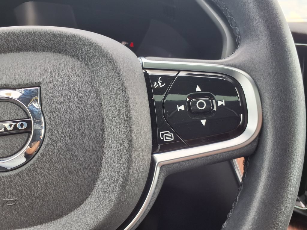Used 2023 Volvo XC60 B5 Plus w/ Protection Package Premier FWD image 23
