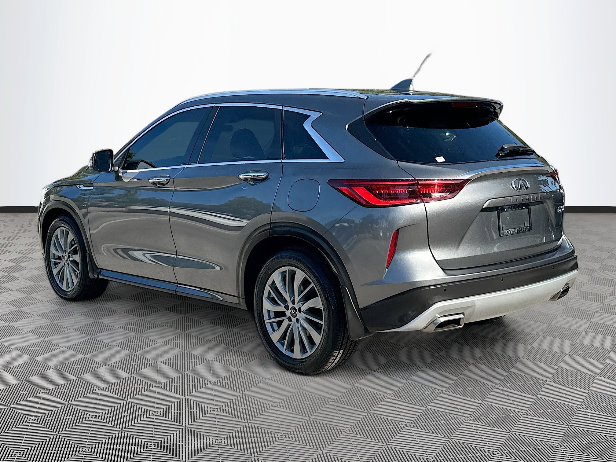 Used 2023 INFINITI QX50 Luxe image 5