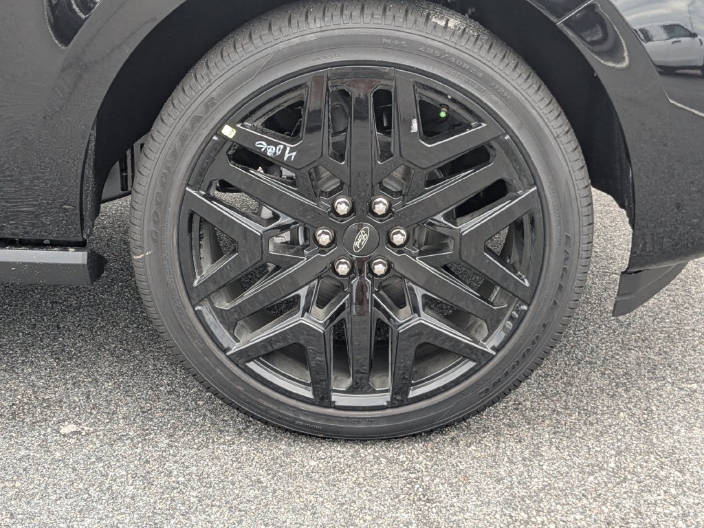 New 2027 Ford Expedition Max Platinum w/ Stealth Performance Package AWD/4WD image 12