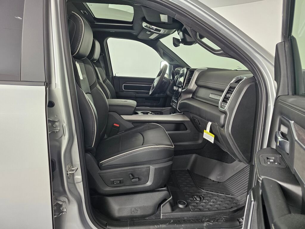New 2026 RAM 3500 Laramie w/ Night Edition AWD/4WD image 39