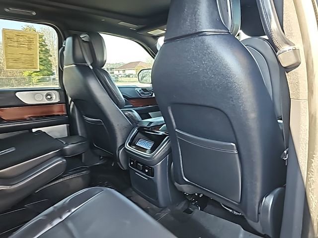 Used 2022 Lincoln Navigator Reserve image 32