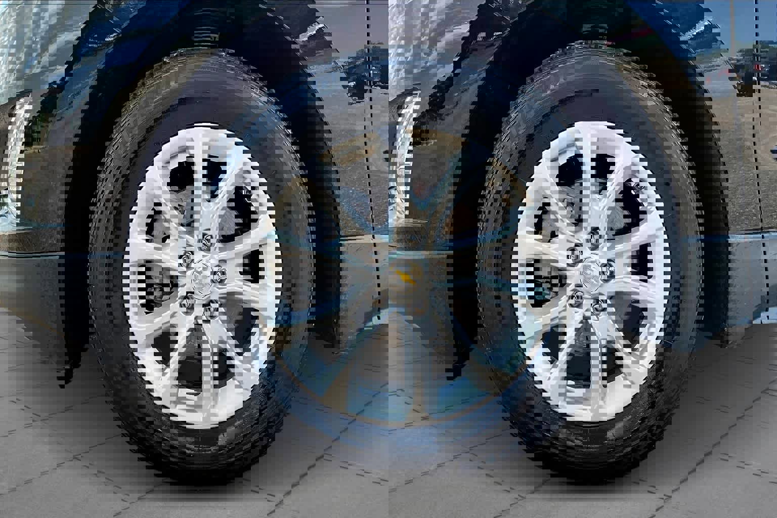 Used 2019 Chevrolet Equinox LS w/ LS Convenience Package image 11