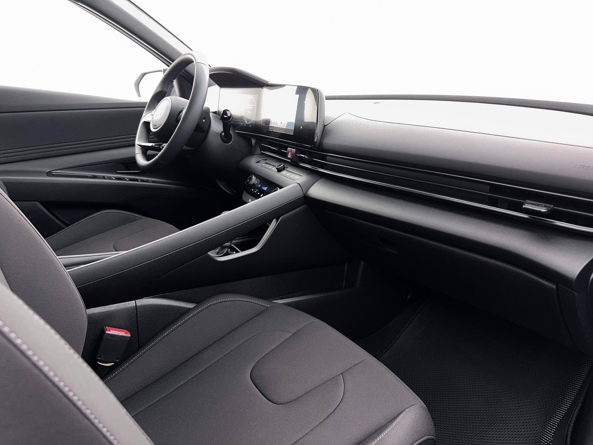 New 2026 Hyundai Elantra Sport FWD image 15
