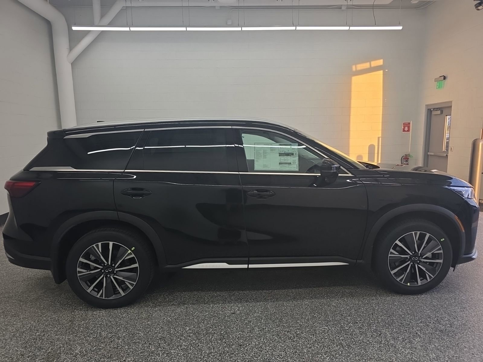 New 2026 INFINITI QX60 Luxe w/ Cargo Package FWD image 7