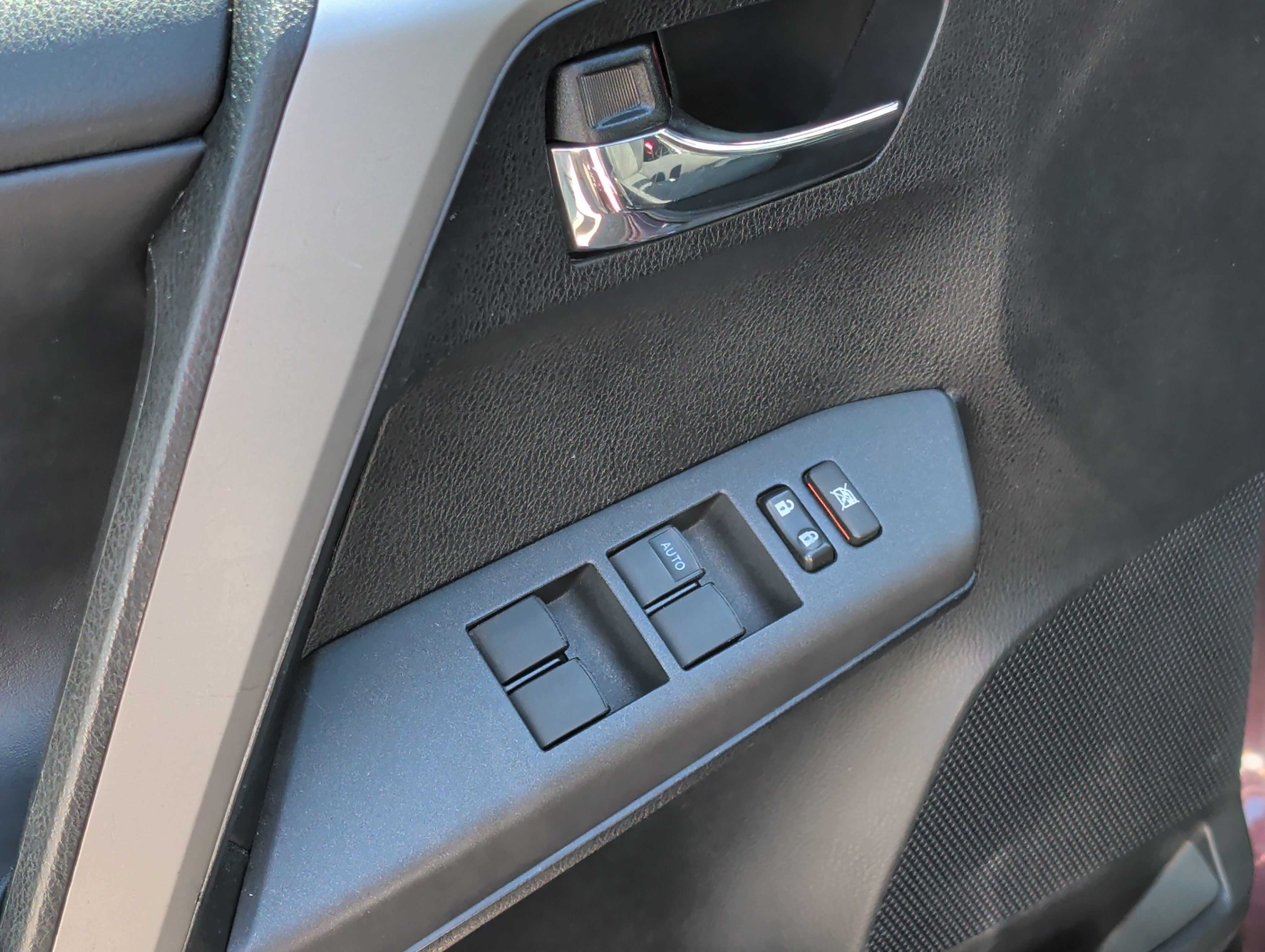 Used 2016 Toyota RAV4 XLE AWD/4WD image 20