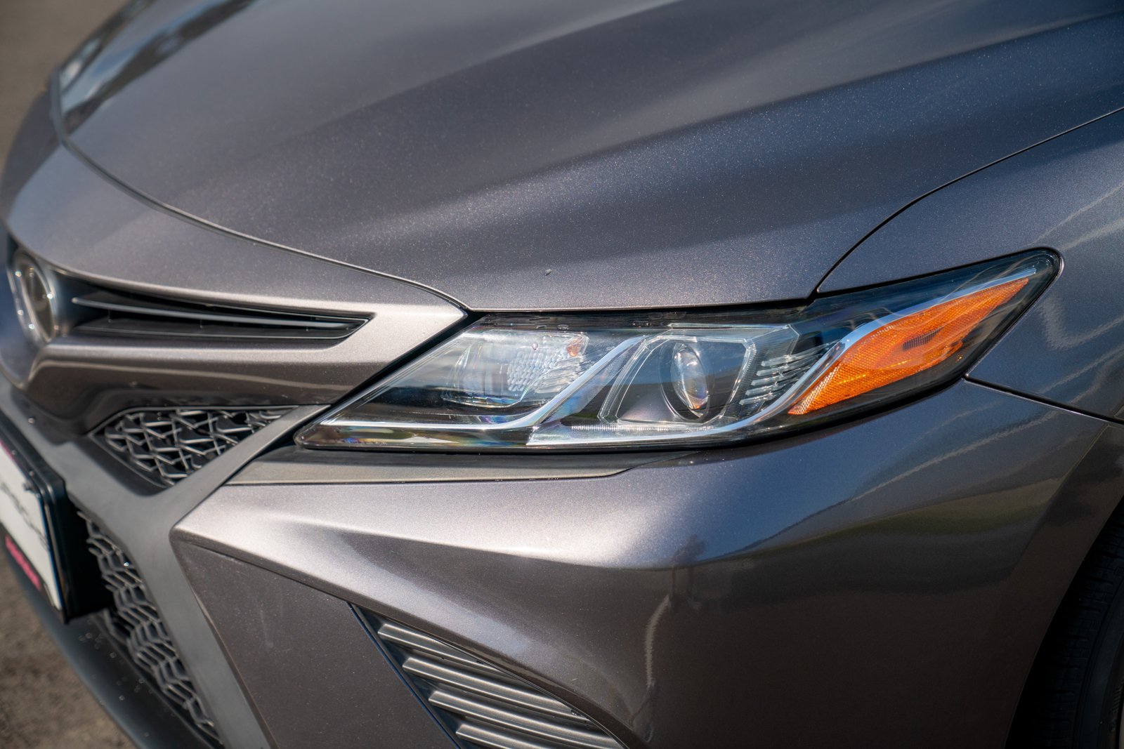 Used 2018 Toyota Camry SE w/ Convenience Package FWD image 26