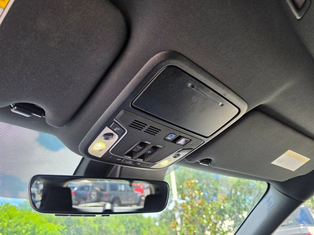 Used 2021 Honda Pilot Black Edition image 24