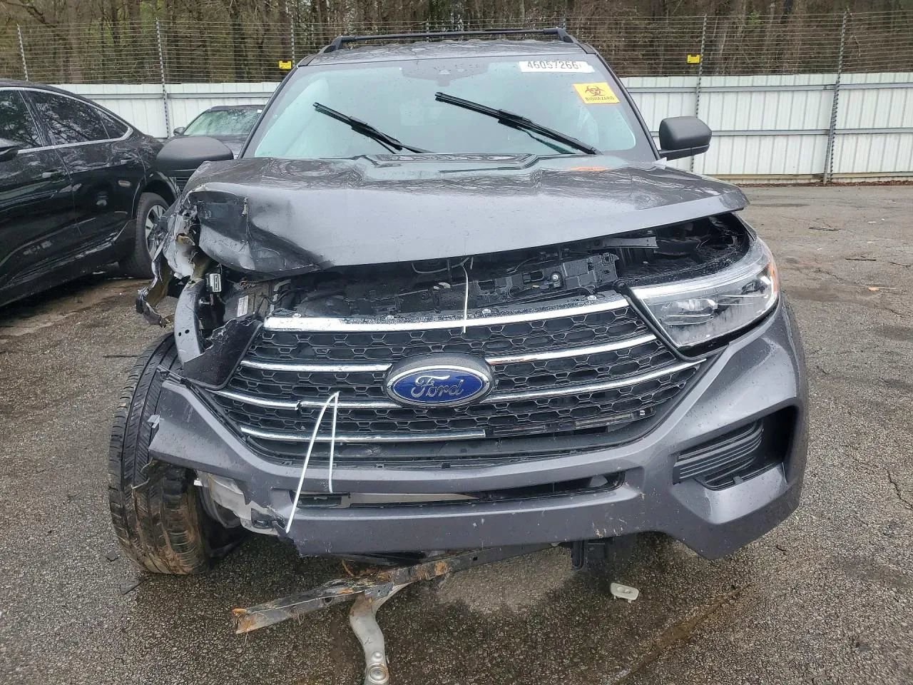 Used 2024 Ford Explorer XLT RWD image 5
