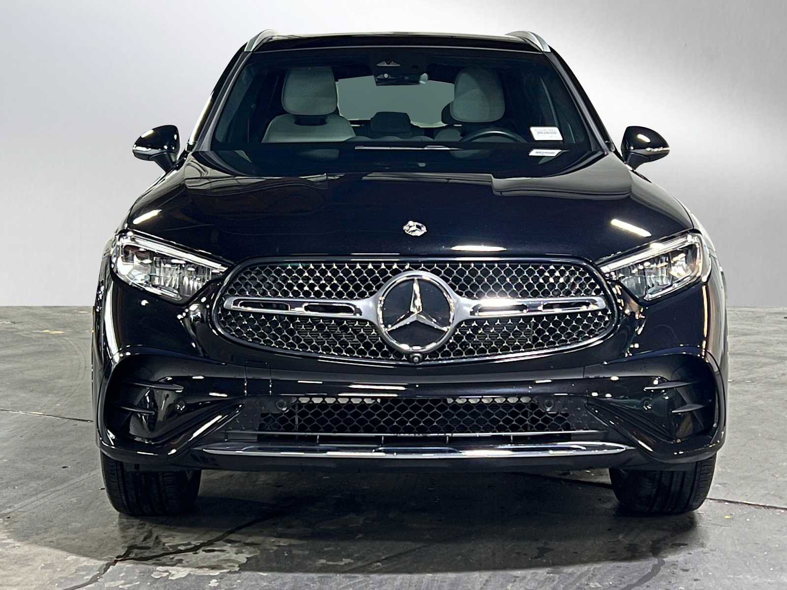Used 2024 Mercedes-Benz GLC 300 4MATIC image 8