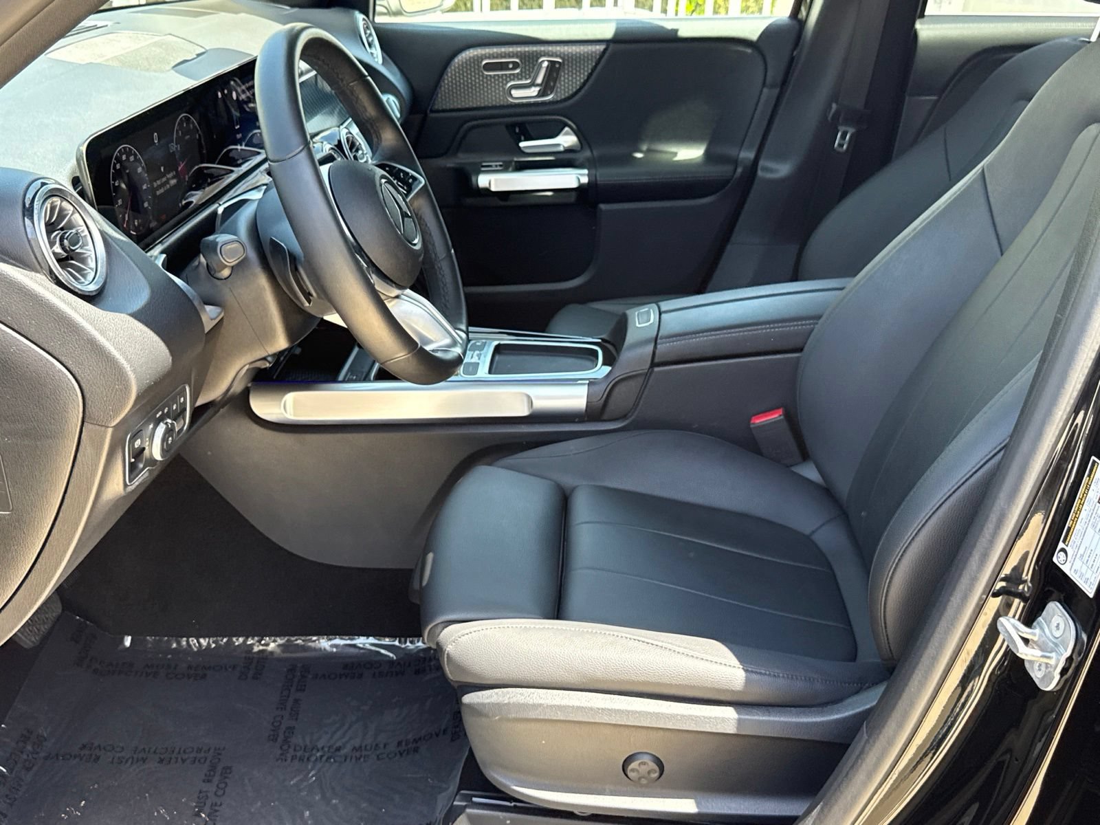 Used 2024 Mercedes-Benz GLB 250 image 24