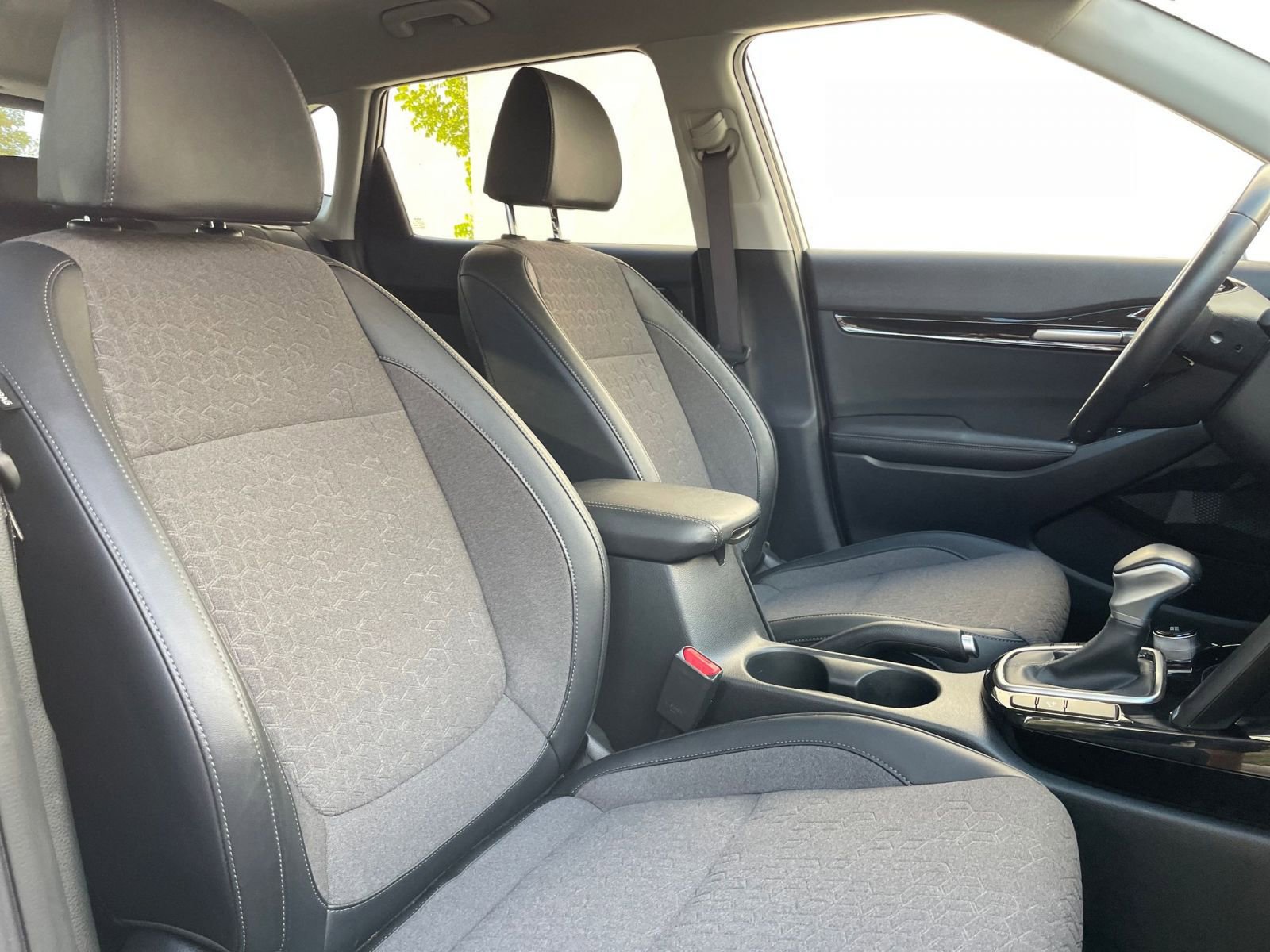 Used 2025 Kia Seltos S FWD image 32