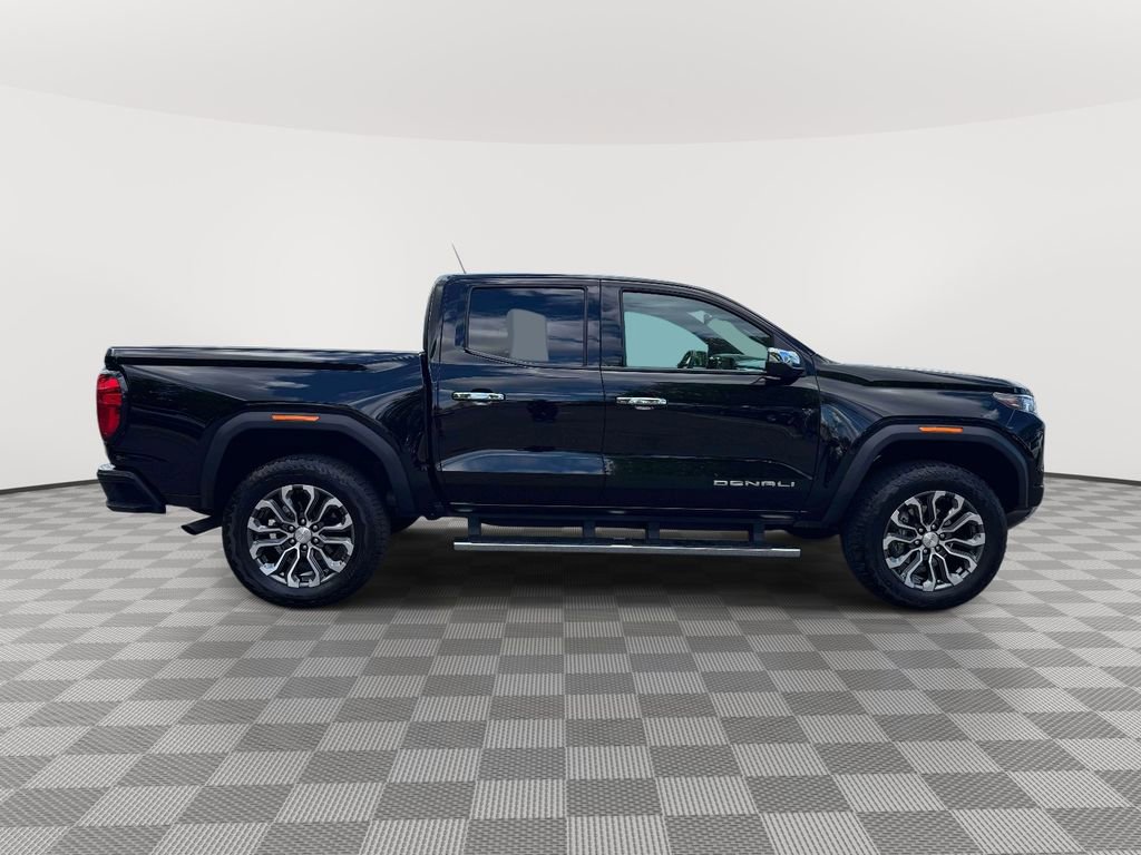 Used 2025 GMC Canyon Denali AWD/4WD image 8
