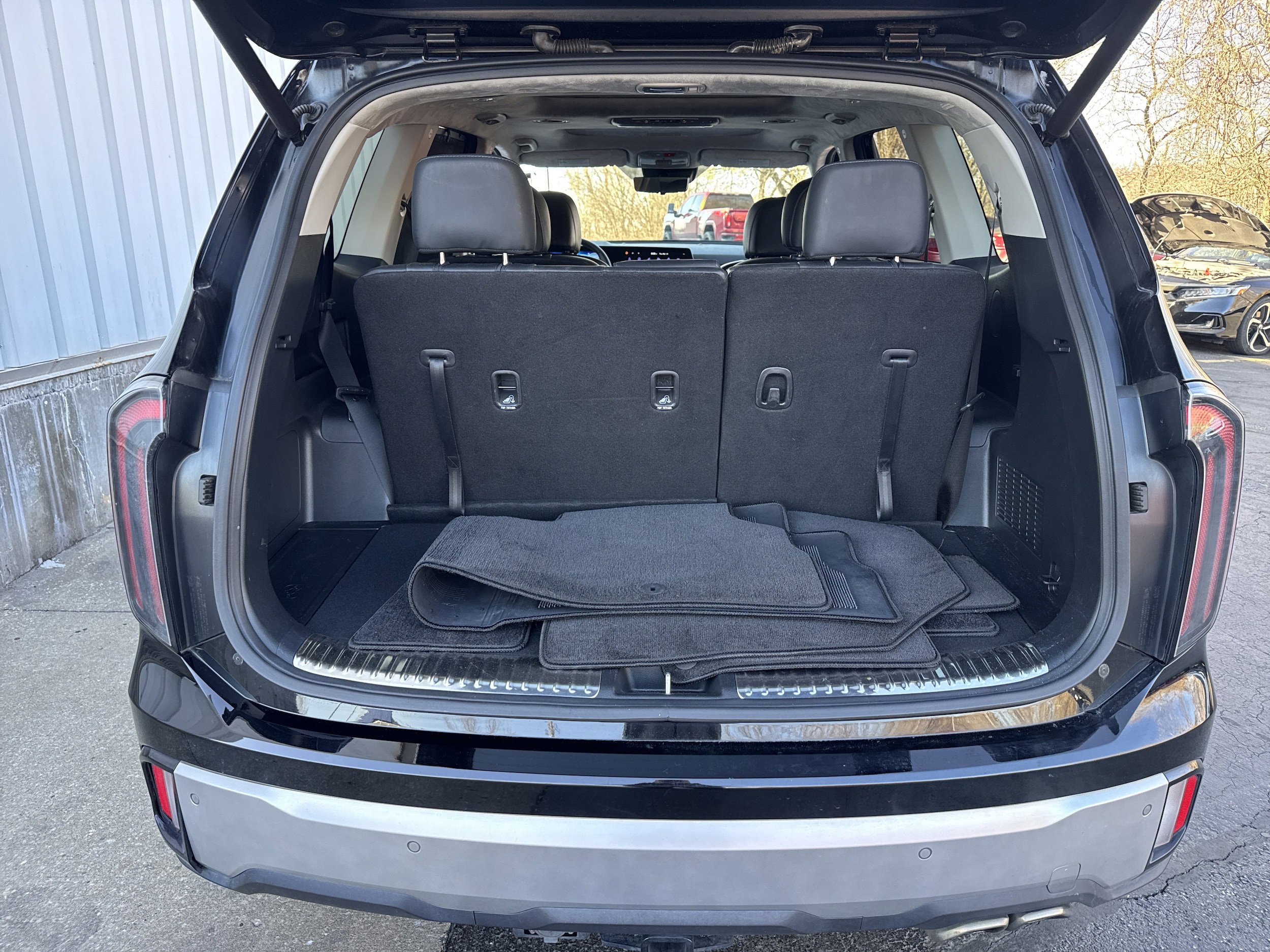 Used 2024 Kia Telluride SX Prestige w/ Towing Package AWD/4WD image 16