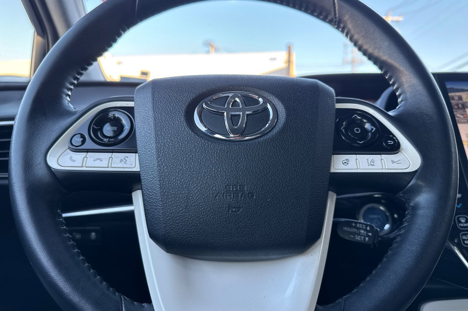 Used 2017 Toyota Prius Prime Advanced image 29