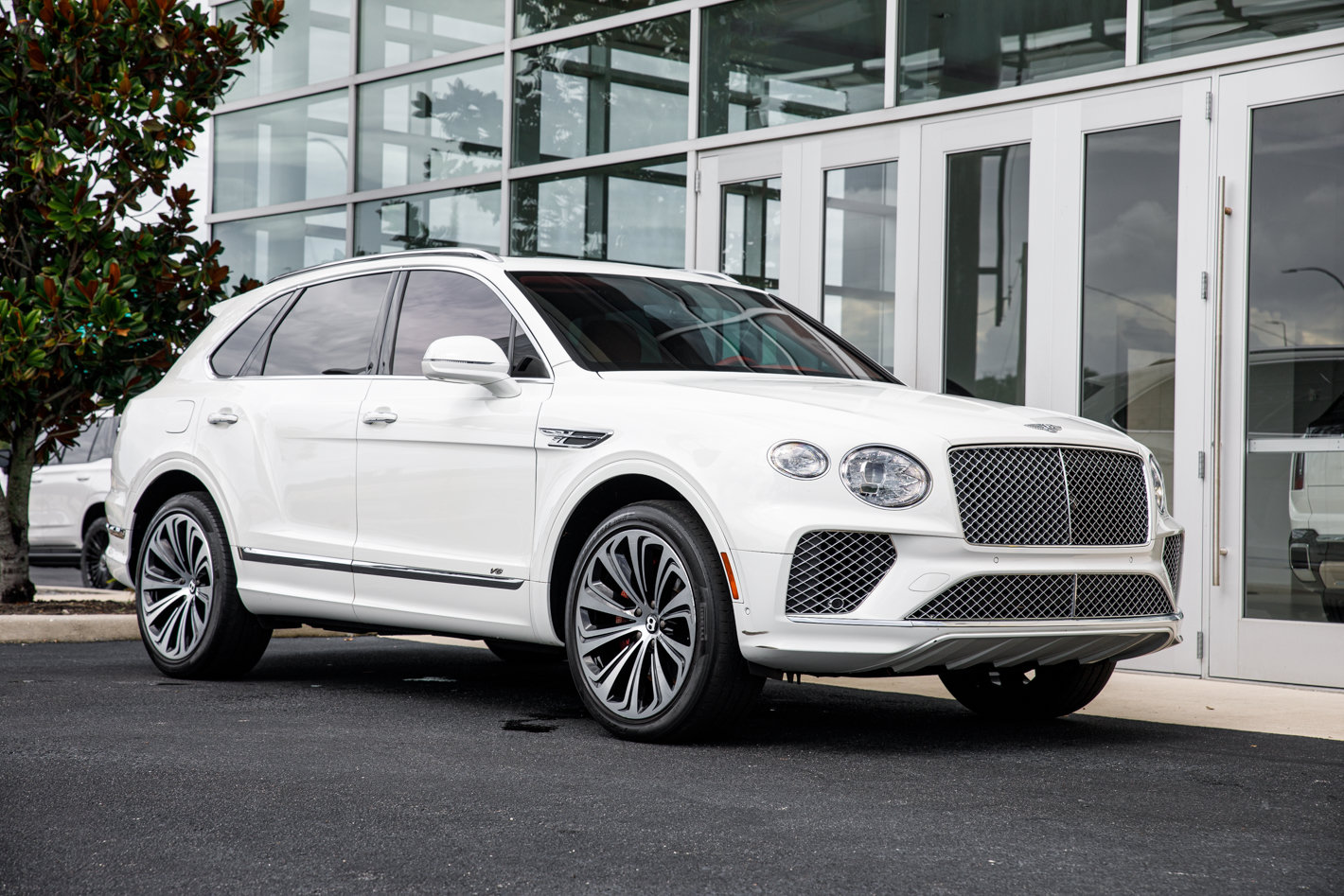 Used 2021 Bentley Bentayga AWD/4WD image 11