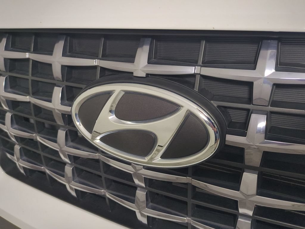 Used 2023 Hyundai Venue SEL FWD image 13