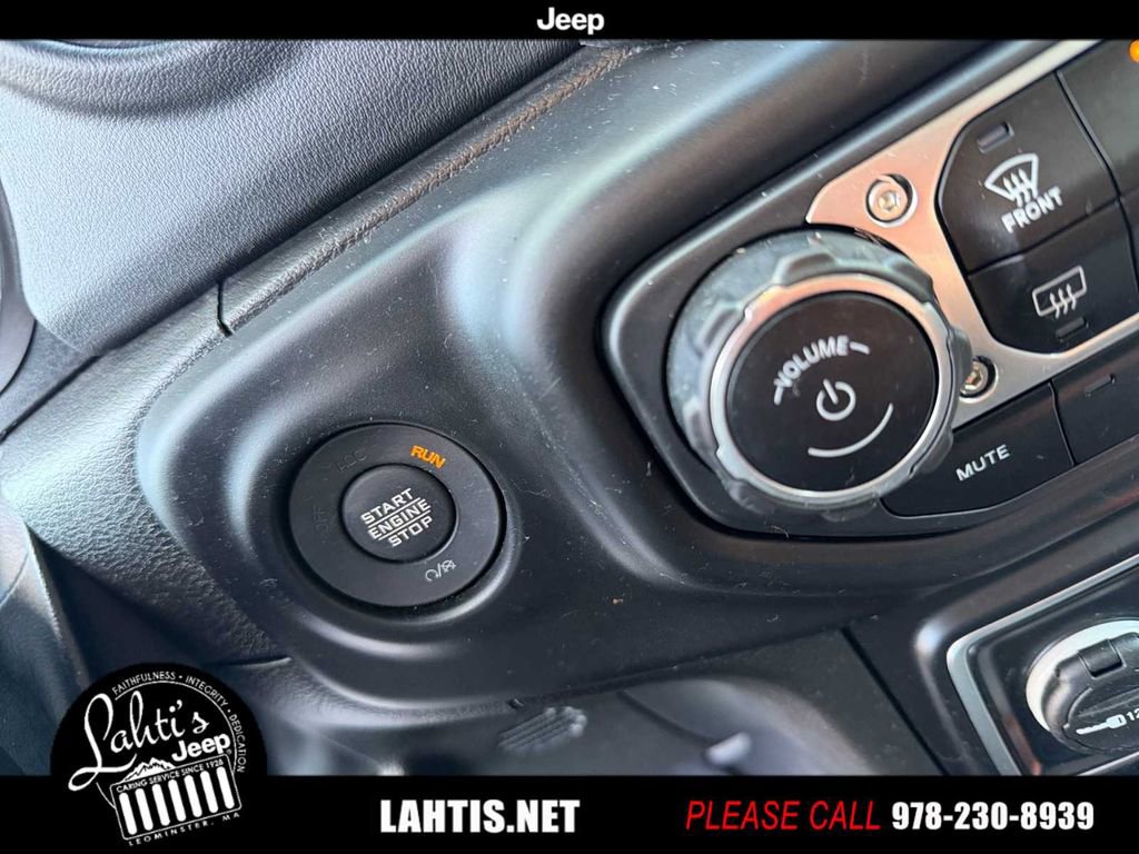 Certified 2022 Jeep Wrangler Unlimited Sahara w/ Cold Weather Group image 21