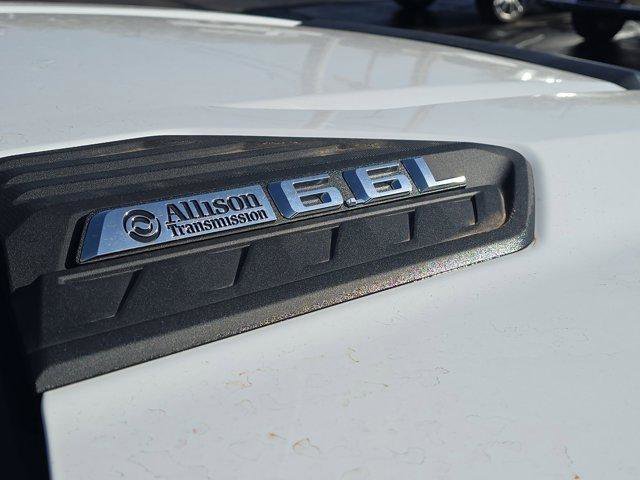 Used 2025 Chevrolet Silverado 2500 Custom w/ Custom Value Package image 6