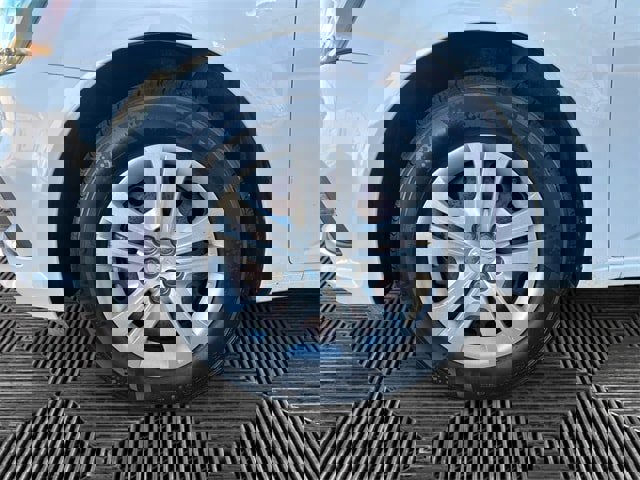 Used 2018 Chevrolet Sonic LT image 14