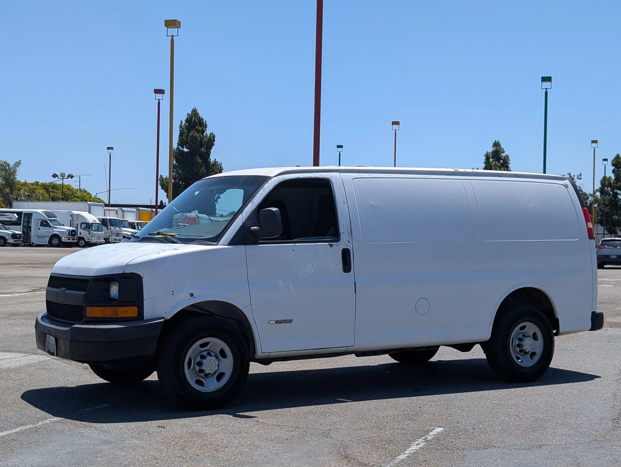 Used 2005 Chevrolet Express 2500 RWD image 3