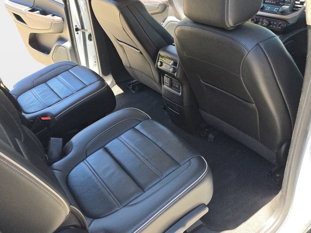 Used 2023 GMC Acadia Denali w/ Denali Ultimate Package AWD/4WD image 13