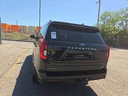 Used 2025 Ford Expedition Max Active AWD/4WD image 5