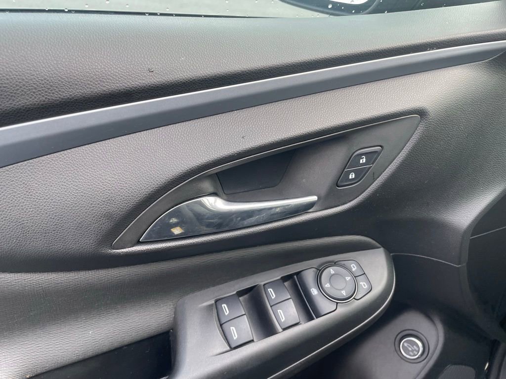 Used 2025 Buick Envista Preferred w/ Convenience I Package image 12