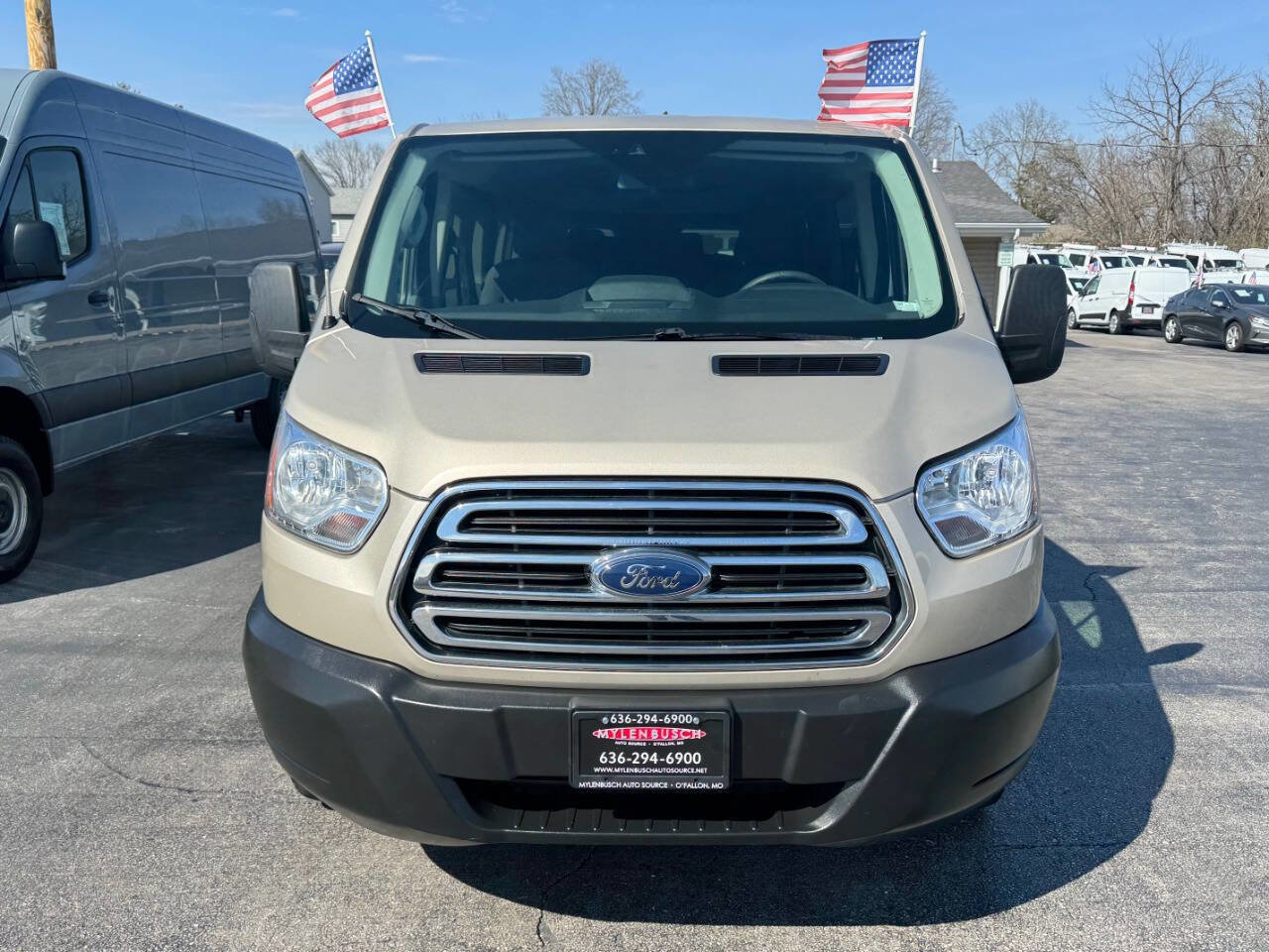 Used 2019 Ford Transit 350 XLT image 3