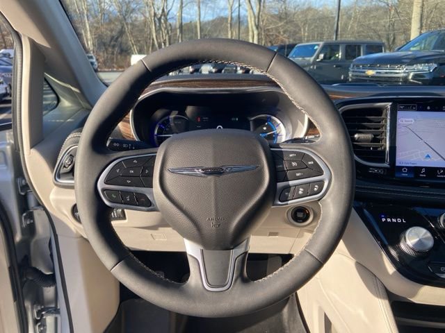Used 2022 Chrysler Pacifica Limited image 17