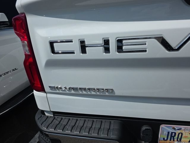 Used 2021 Chevrolet Silverado 1500 LTZ w/ LTZ Convenience Package II AWD/4WD image 13