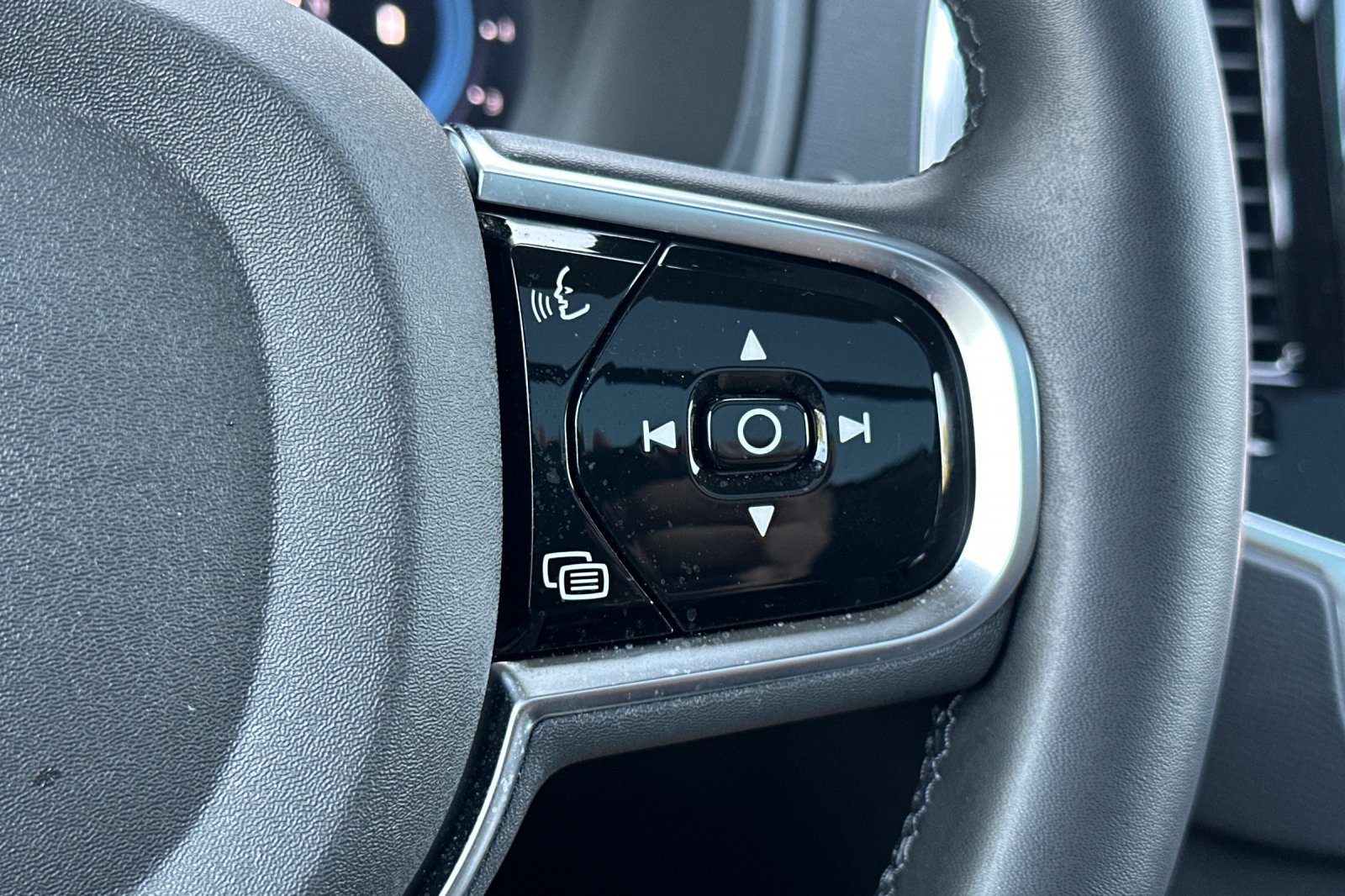 New 2025 Volvo XC90 B6 Plus w/ Protection Package Premier image 30