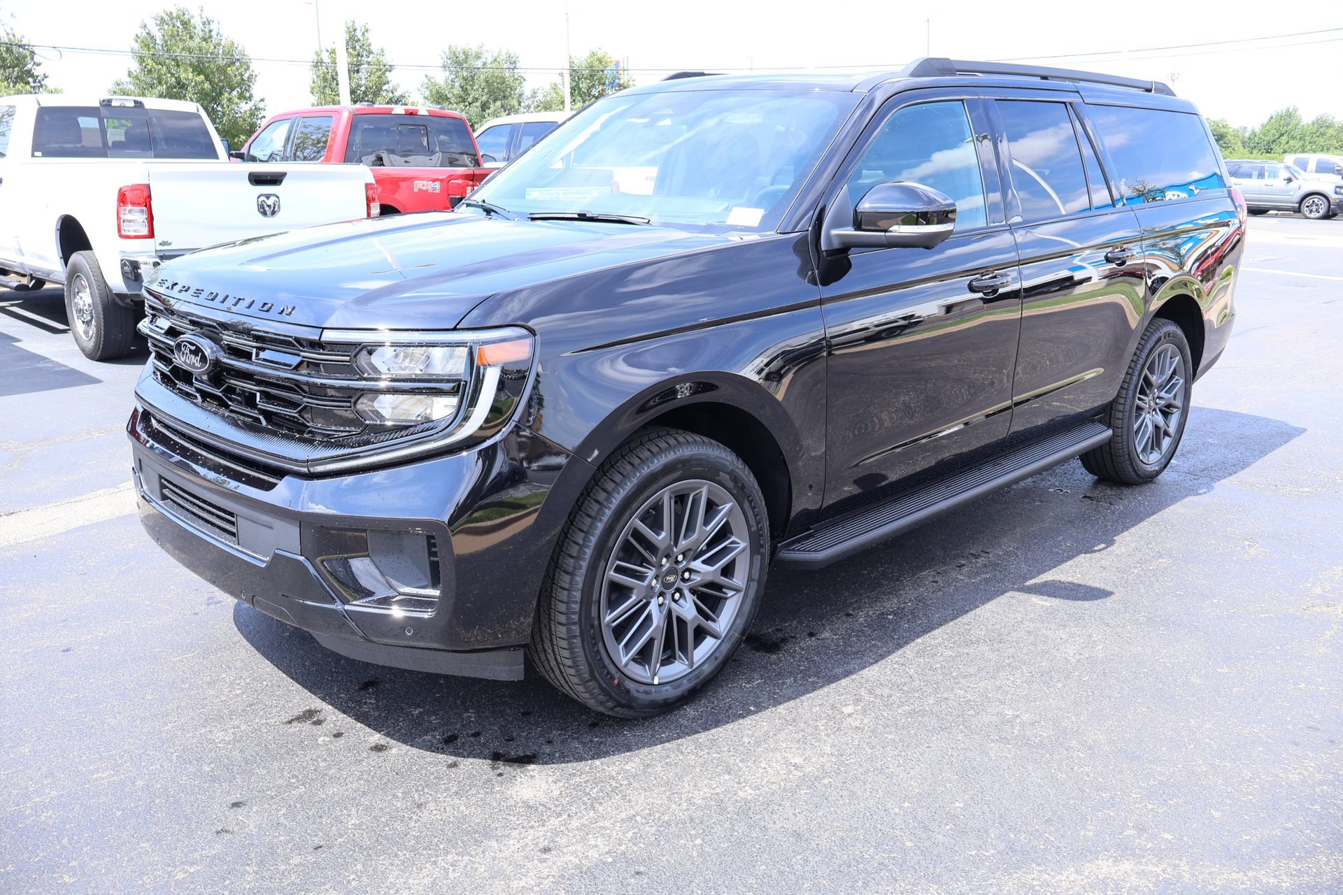 New 2026 Ford Expedition Max Platinum w/ Stealth Appearance Package AWD/4WD image 10