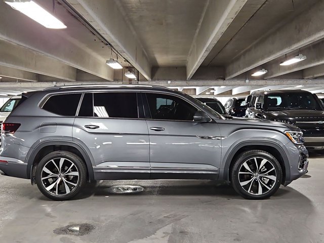 Used 2024 Volkswagen Atlas SEL Premium R-Line AWD/4WD image 4