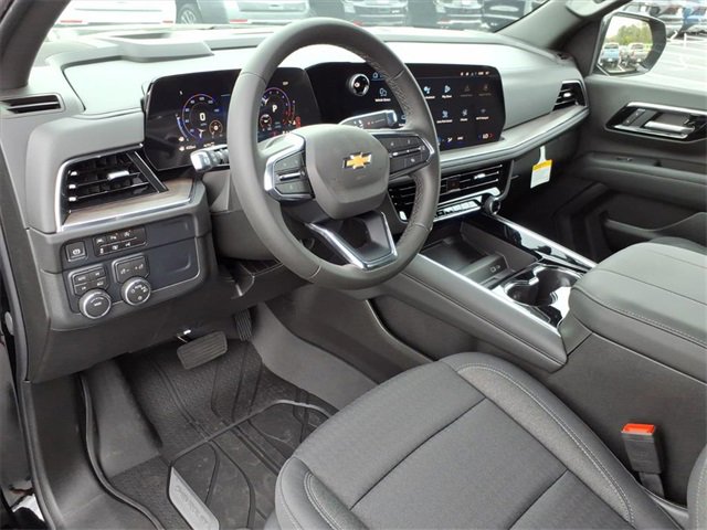 New 2026 Chevrolet Suburban LS image 5