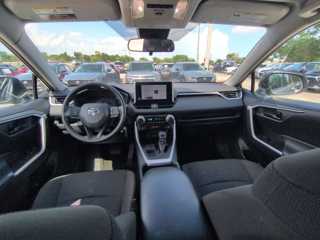 Used 2025 Toyota RAV4 LE FWD image 25