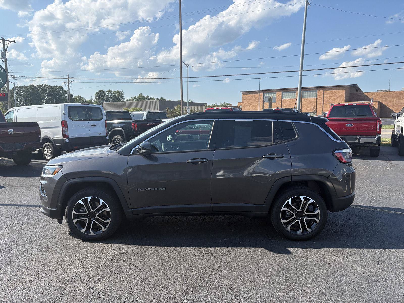 Used 2023 Jeep Compass Limited w/ Sun and Sound Group AWD/4WD image 23