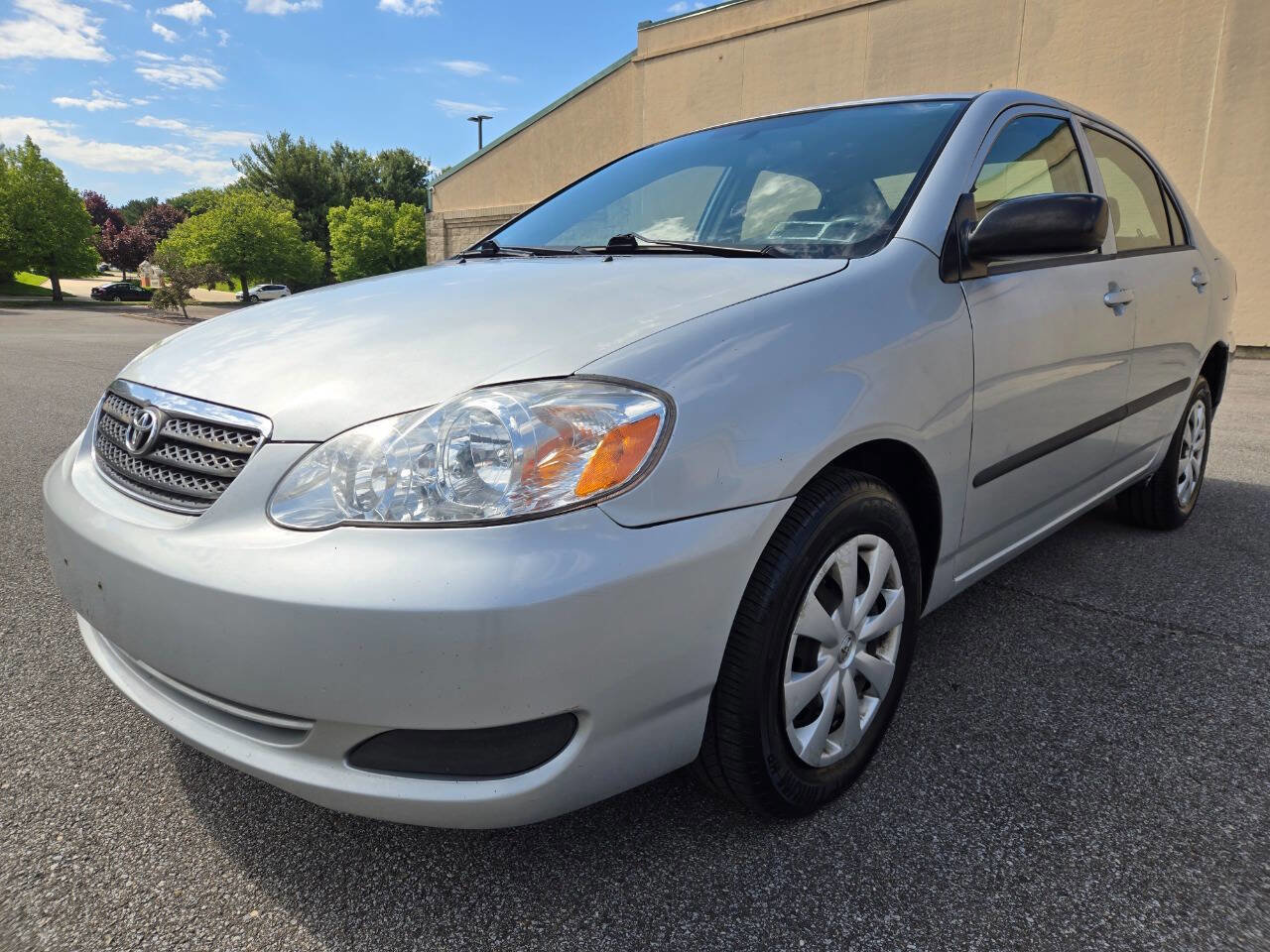 Used 2005 Toyota Corolla CE FWD image 2